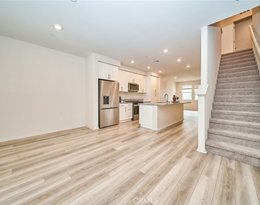1672 Cayton - Photo Thumbnail 3
