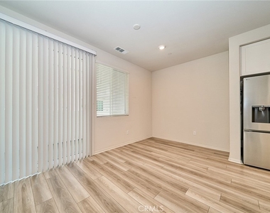 1672 Cayton - Photo Thumbnail 5