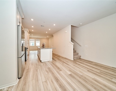1672 Cayton - Photo Thumbnail 2
