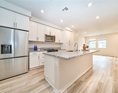 1672 Cayton - Photo Thumbnail 9