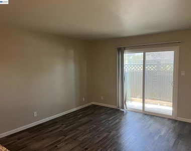36976 Mulberry St - Photo Thumbnail 12