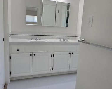 2 Rae Ct - Photo Thumbnail 16