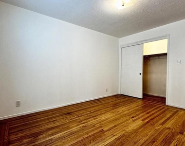 1180 Bayview Ave - Photo Thumbnail 8