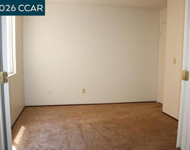 821 Shelley St - Photo Thumbnail 10