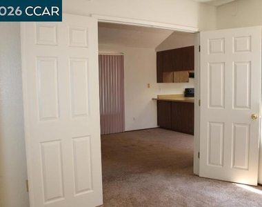 821 Shelley St - Photo Thumbnail 9