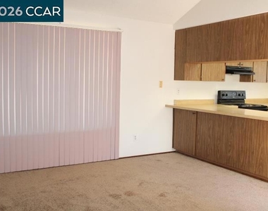 821 Shelley St - Photo Thumbnail 8