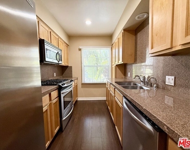 9667 W Olympic Boulevard - Photo Thumbnail 5