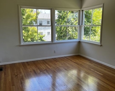 130 S Bowling Green Way - Photo Thumbnail 7