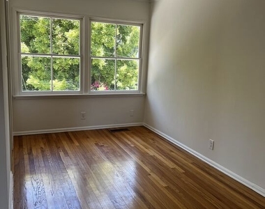 130 S Bowling Green Way - Photo Thumbnail 4