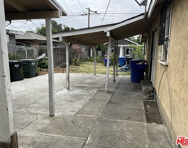 828 E 6th Street - Photo Thumbnail 10