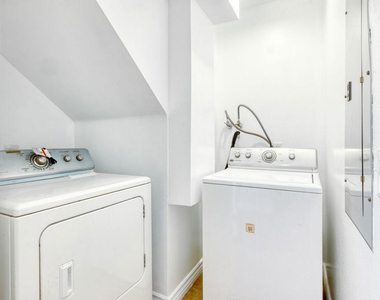 1030 S Norton Avenue - Photo Thumbnail 13