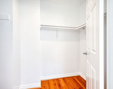 1030 S Norton Avenue - Photo Thumbnail 11