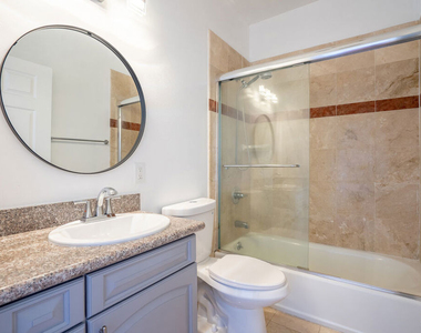 1030 S Norton Avenue - Photo Thumbnail 12