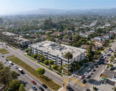 12115 San Vicente Boulevard - Photo Thumbnail 29