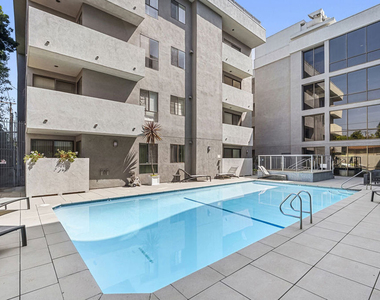 12115 San Vicente Boulevard - Photo Thumbnail 22