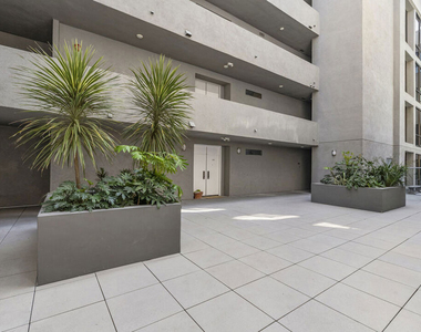 12115 San Vicente Boulevard - Photo Thumbnail 23