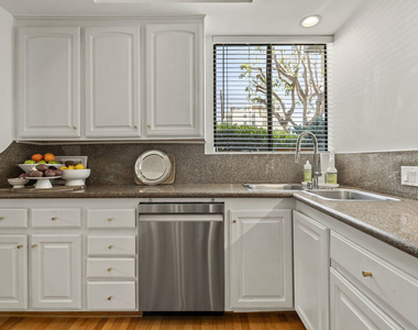 12115 San Vicente Boulevard - Photo Thumbnail 12