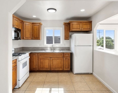 145 E Gage Avenue - Photo Thumbnail 7
