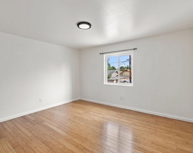 145 E Gage Avenue - Photo Thumbnail 15