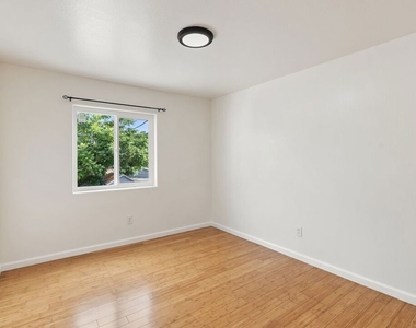 145 E Gage Avenue - Photo Thumbnail 14