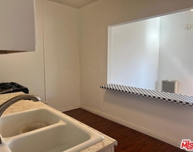 110 S Soto Street - Photo Thumbnail 6