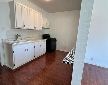 110 S Soto Street - Photo Thumbnail 3