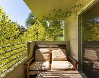 7249 Franklin Avenue - Photo Thumbnail 5