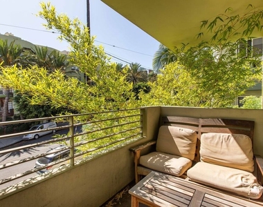7249 Franklin Avenue - Photo Thumbnail 4