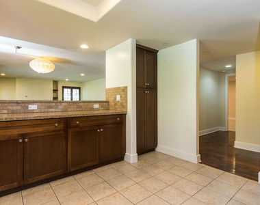 7249 Franklin Avenue - Photo Thumbnail 8