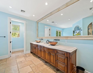 14944 Otsego Street - Photo Thumbnail 7