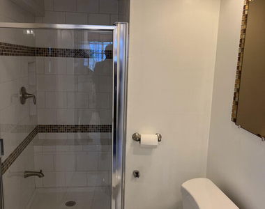 4626 Noble Avenue - Photo Thumbnail 9
