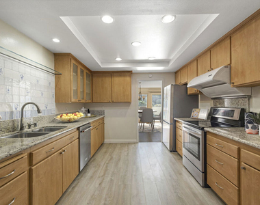 106 Cresta Verde Drive - Photo Thumbnail 5