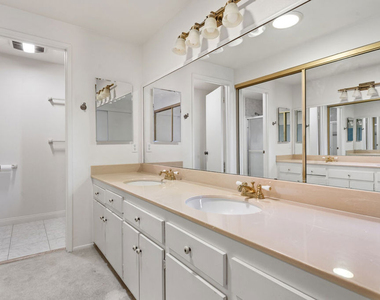 106 Cresta Verde Drive - Photo Thumbnail 24