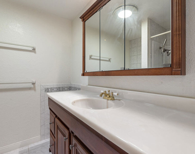 106 Cresta Verde Drive - Photo Thumbnail 27