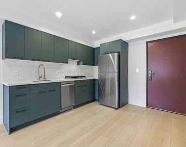 12425 Texas Avenue - Photo Thumbnail 2
