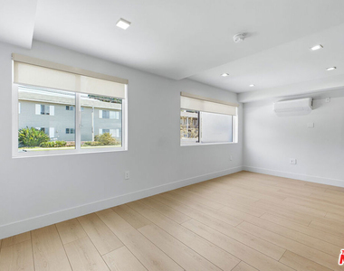 12425 Texas Avenue - Photo Thumbnail 5