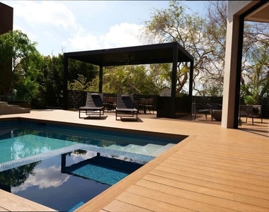 2309 Hollyridge Drive - Photo Thumbnail 3