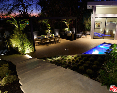 2309 Hollyridge Drive - Photo Thumbnail 17