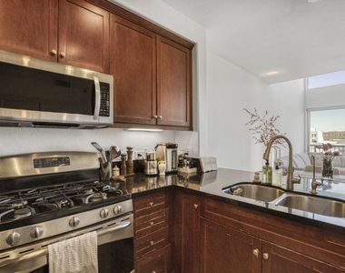 629 Traction Avenue - Photo Thumbnail 2