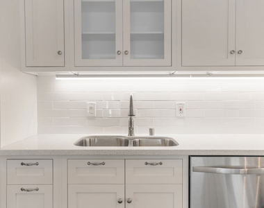 31 Breeze Avenue - Photo Thumbnail 20