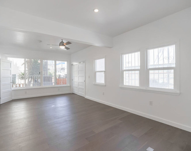 31 Breeze Avenue - Photo Thumbnail 27