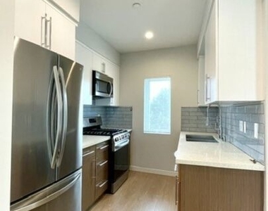 4937 W 20th Street - Photo Thumbnail 6