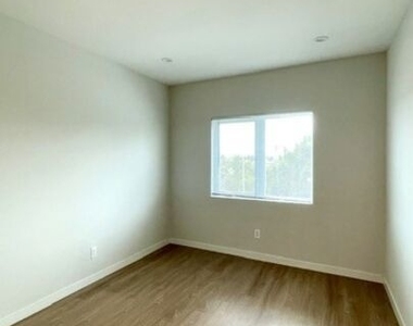 4937 W 20th Street - Photo Thumbnail 23