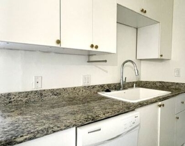 922 N Hudson Avenue - Photo Thumbnail 11