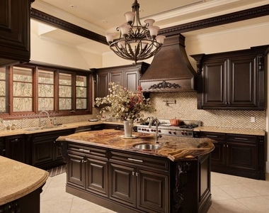 614 N Palm Drive - Photo Thumbnail 8