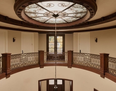 614 N Palm Drive - Photo Thumbnail 4