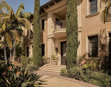 614 N Palm Drive - Photo Thumbnail 1