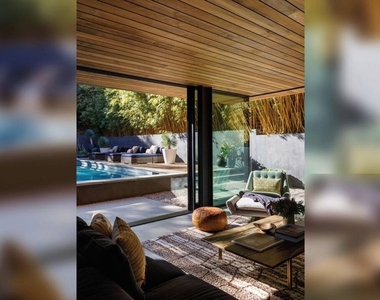 8970 Wonderland Park Avenue - Photo Thumbnail 17