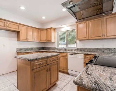 1181 Somera Road - Photo Thumbnail 13