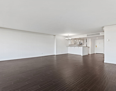 4316 Marina City Drive - Photo Thumbnail 12